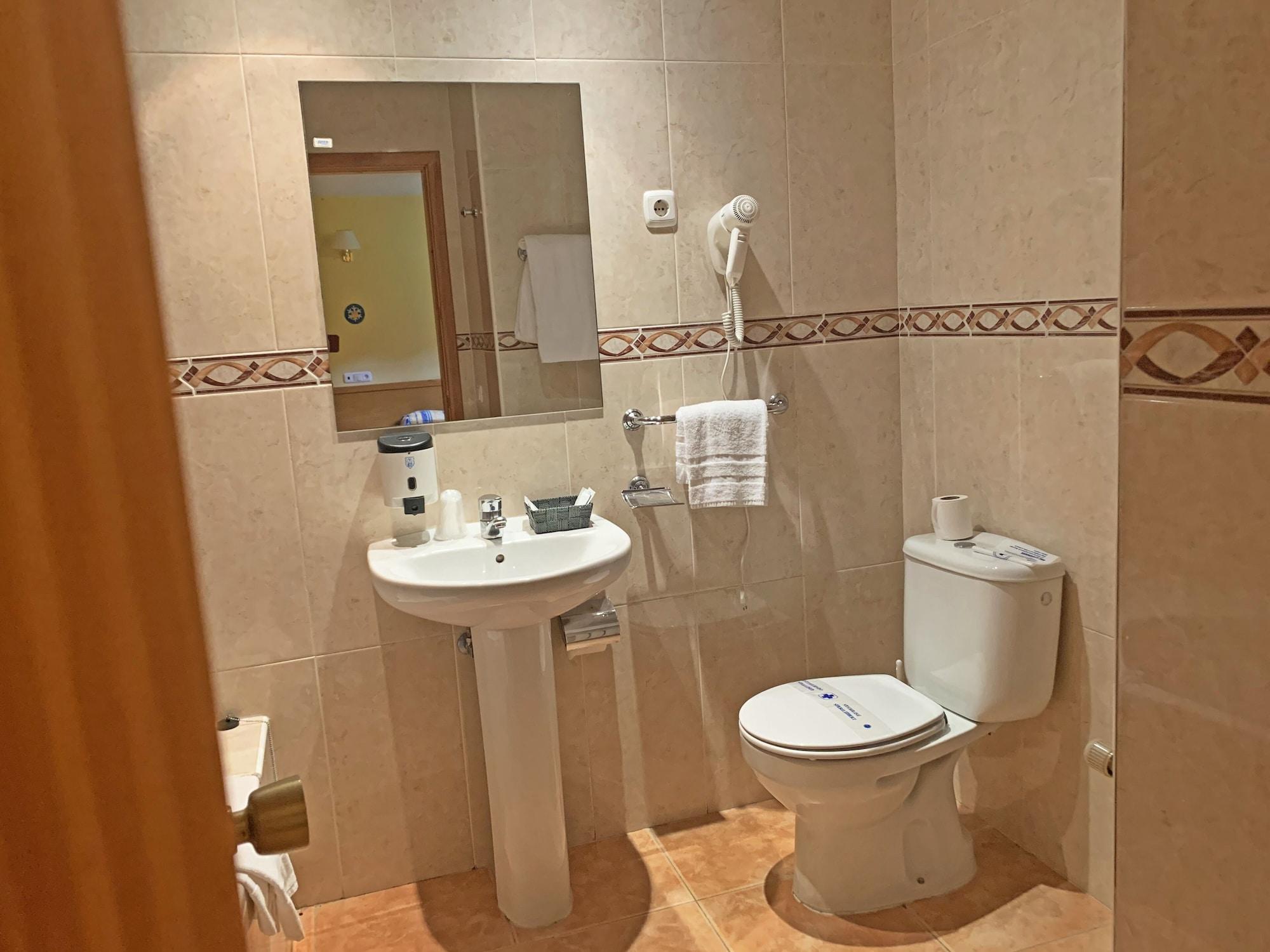 Hotel Antic La Cortinada Bagian luar foto