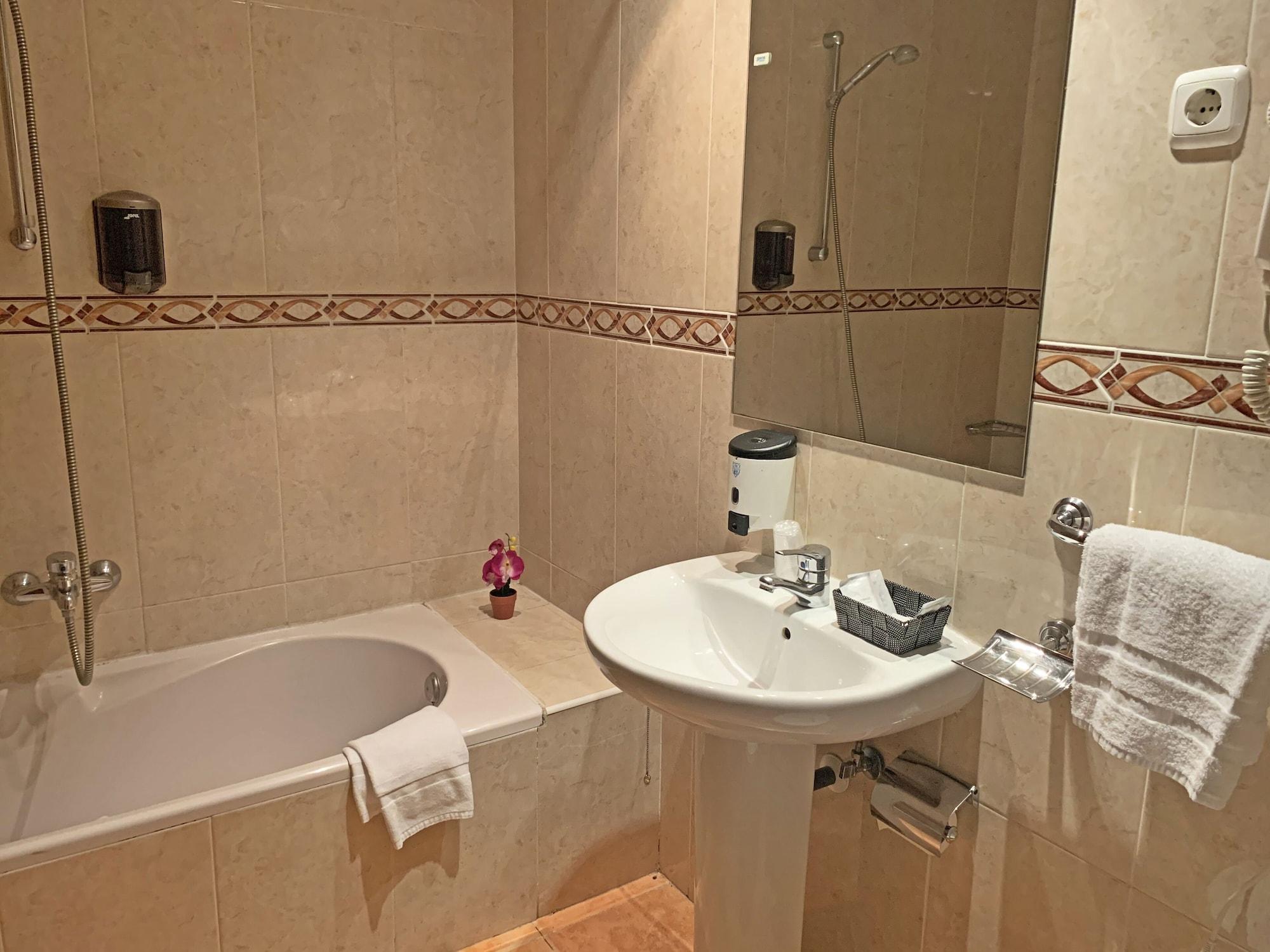 Hotel Antic La Cortinada Bagian luar foto